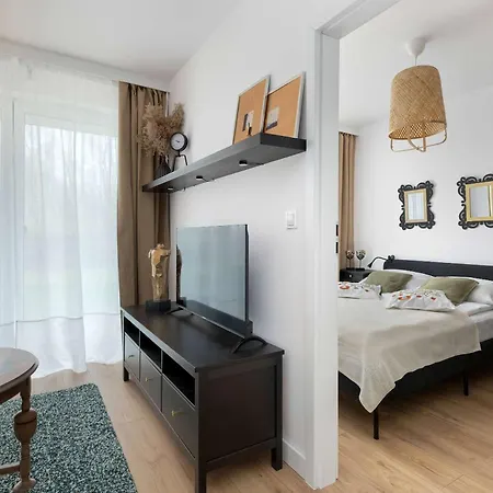 Modern With Garden And Parking In By Renters Apartman Gdańsk
