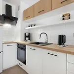 Modern With Garden And Parking In By Renters