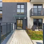 Апартаменты Modern With Garden And Parking In By Renters *