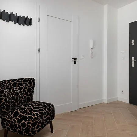 Modern With Garden And Parking In By Renters Gdansk