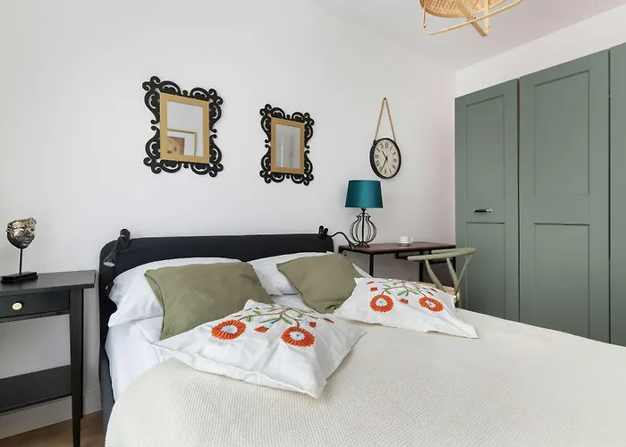 Modern With Garden And Parking In By Renters *