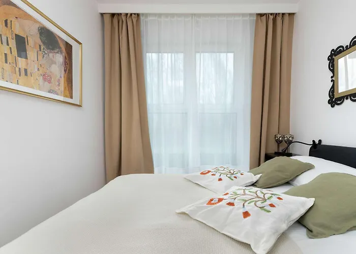 Modern With Garden And Parking In By Renters Apartamento *