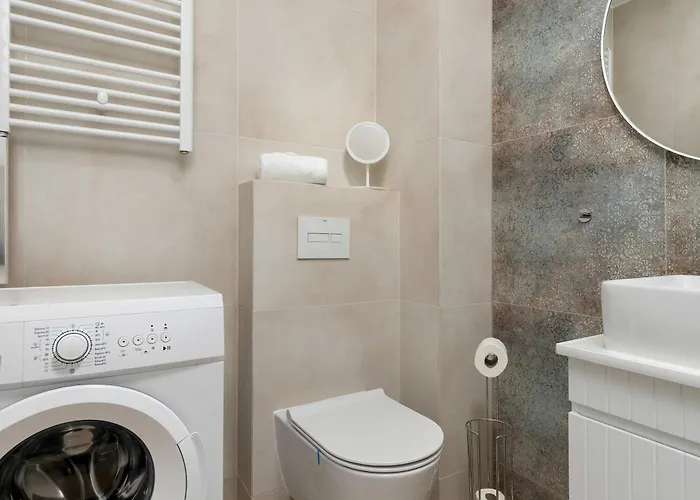 Modern With Garden And Parking In By Renters Apartamento