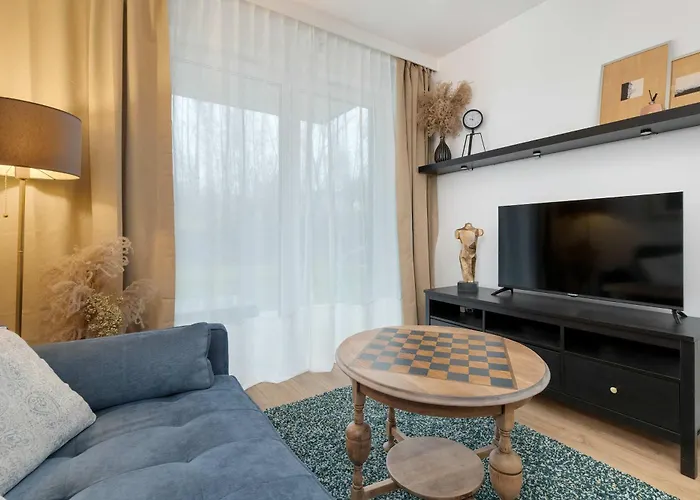 Modern With Garden And Parking In By Renters *