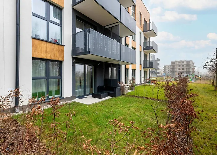 Modern With Garden And Parking In By Renters Apartman Gdańsk